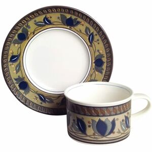 Set of 4 Mikasa Arabella Teacups with Saucers Excellent Condition (2)